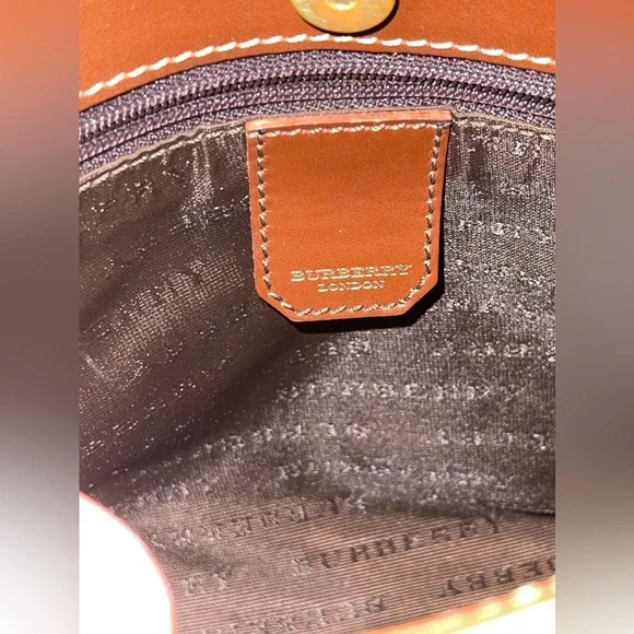 Authentic small Burberry Tote - Picture 12 of 16